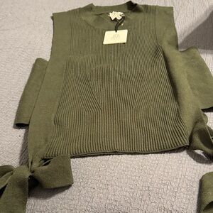 Elegant Olive Green Sleeveless Knit Top